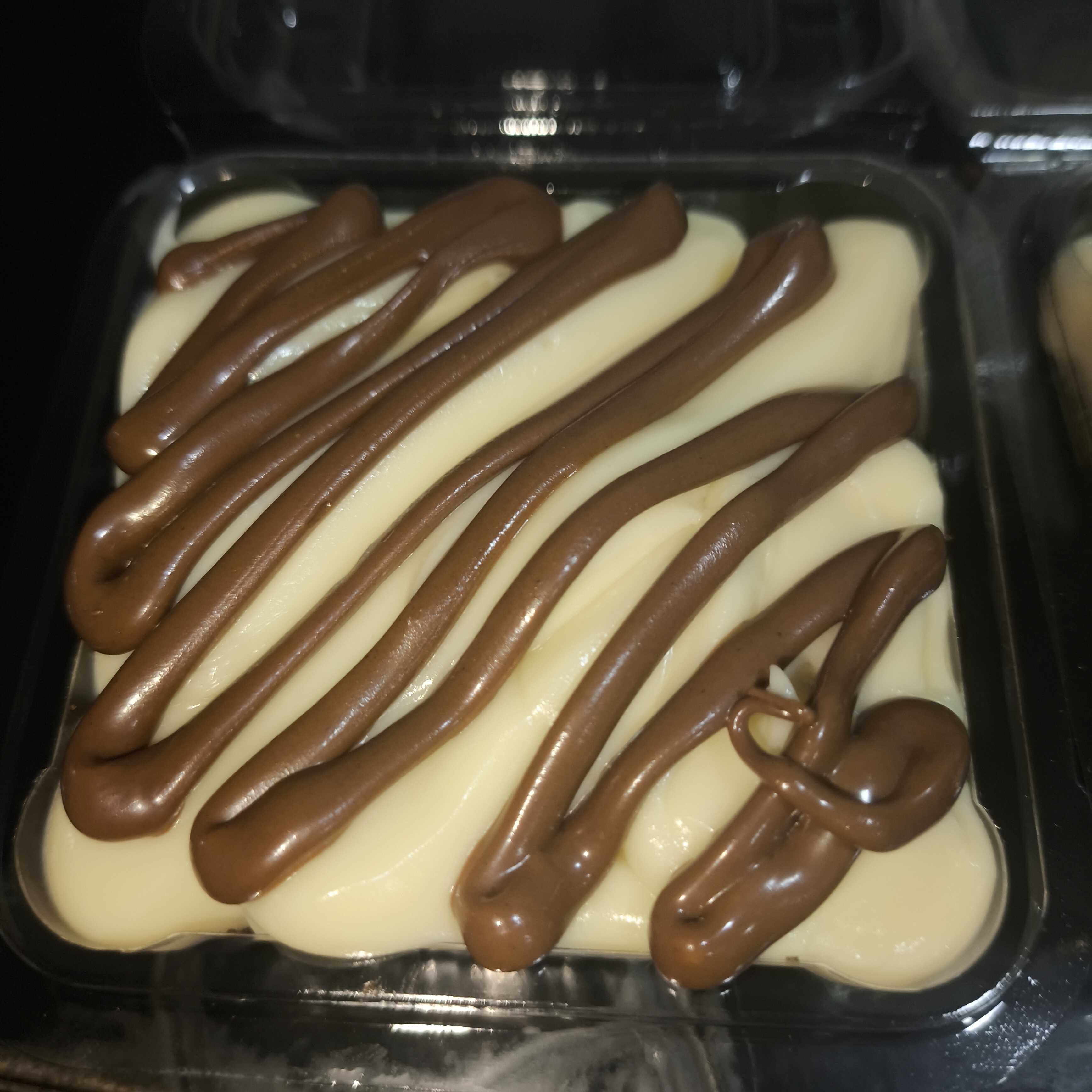 Brownie denso é cremoso recheado de Ninho e Nutella Tam 6x6