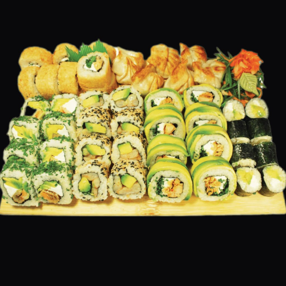 75 Piezas con Tempuras y Sushi Mixto + 3 Salsas