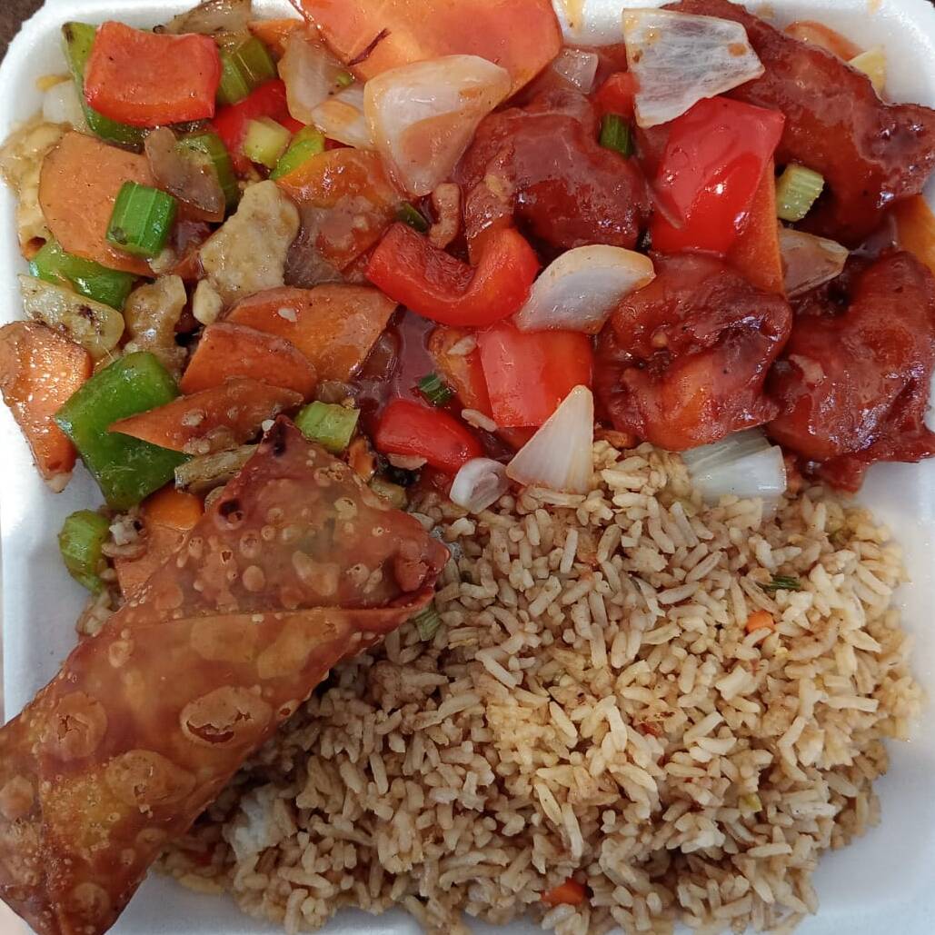 Paquete Egg Roll y 2 Guisados