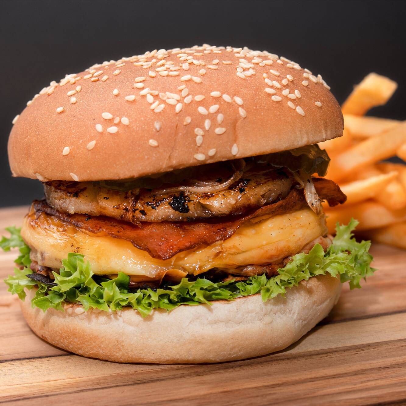 Hamburguesa Hawaiana + Papas a la Francesa