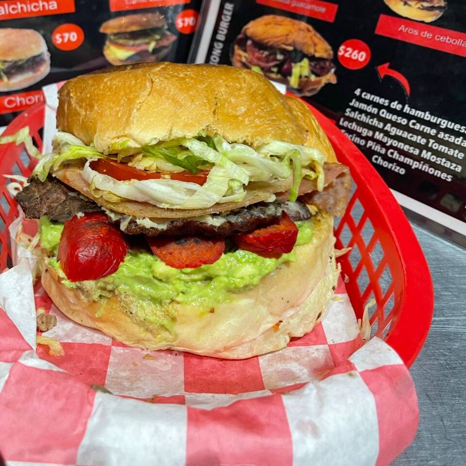Burger Salchicha Guacamole