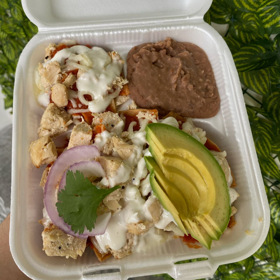 CHILAQUILES CON POLLO