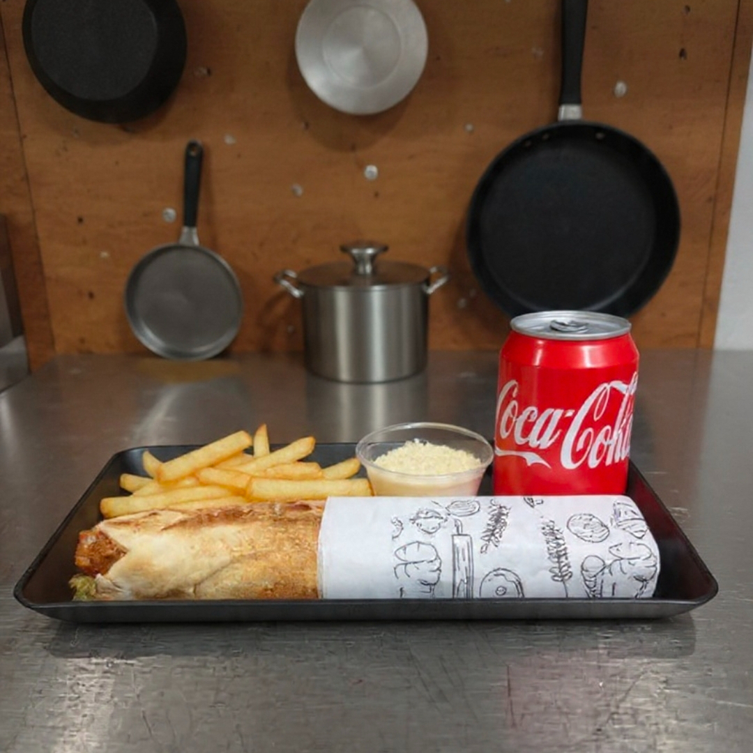 1 Sanduiche Shawarma de contrafile, 150g de batata frita, 1 coca cola 350 ml, 1 pasta de alho