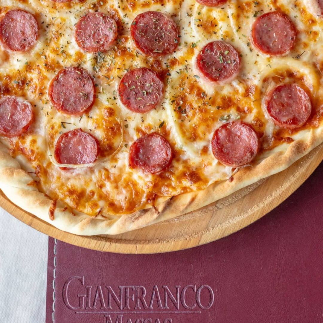 Pizza 30cm - mussarela, cebola, calabresa e orégano