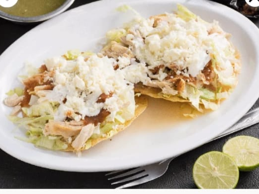 Tostada de pollo.