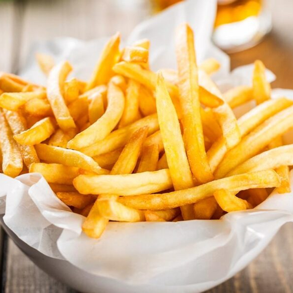 Porção individual de batata, temperado com páprica e sal.