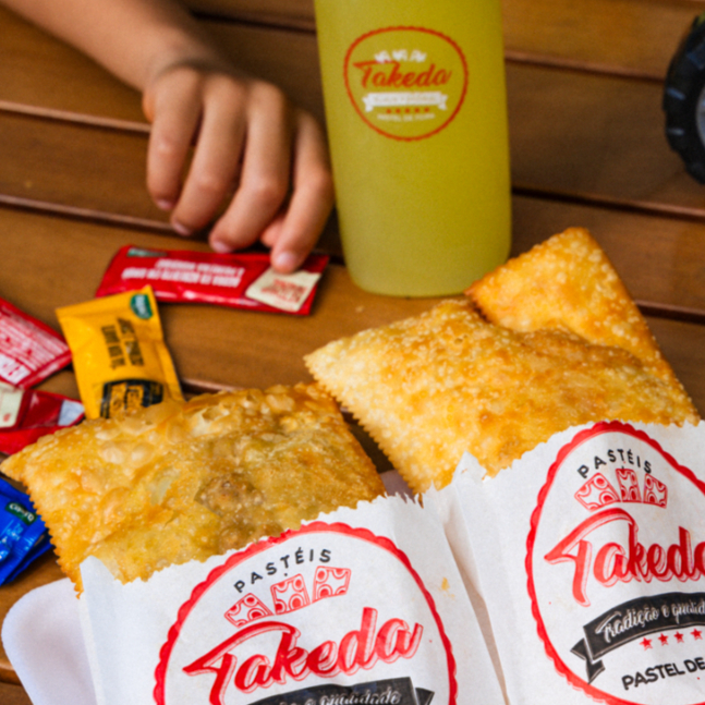 Escolha 2 Pastéis e o seu Caldo de Cana por apenas: R$47,99