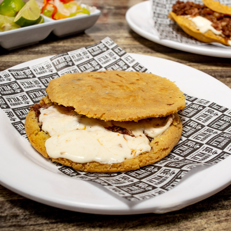 Combo 4 “Birria Gorditas”