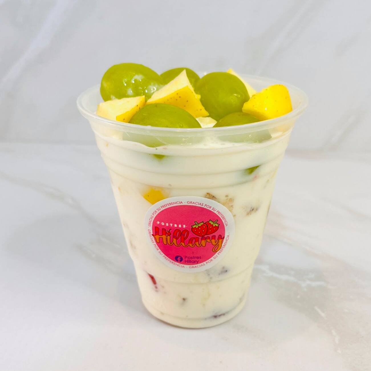Uvas y Manzana Con Crema