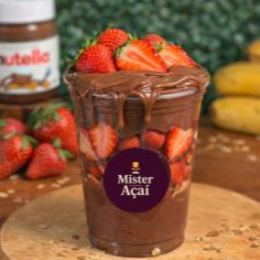 Açaí recheado de Nutella + Lacreme ( Cacau Show ) + 1 fruta fresca.
Nutella cremosa na base, laterais e cobertura
Lacreme da Cacau Show em pedacinhos crocantes em cada colherada
1 Fruta fresquinha já incluso.
Sabor intenso em cada colher – simplesmente irresistível
