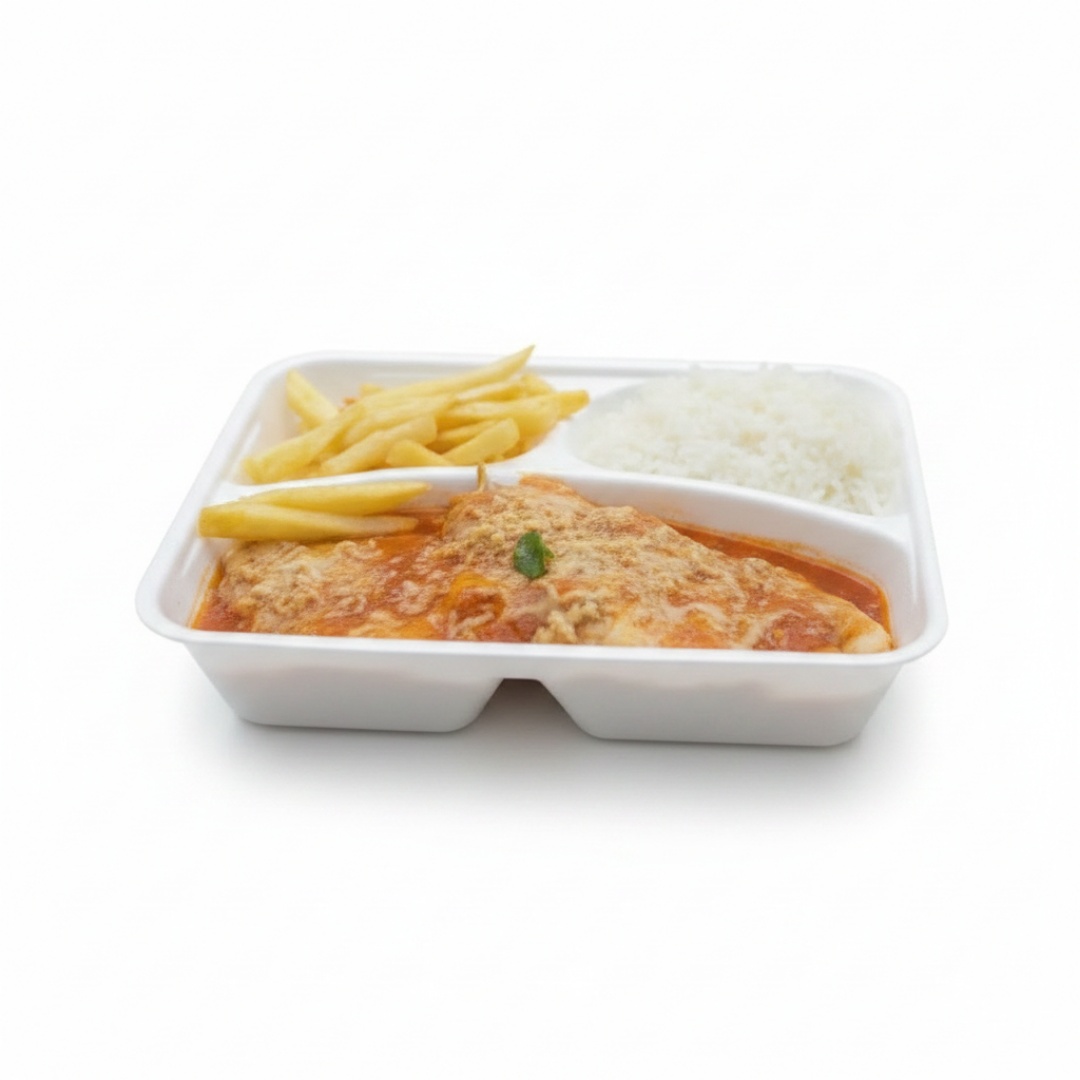 Acompanha arroz, salada e batata frita. Filé mignon empanado, coberto com molho de tomate feito em nossa casa e queijo musarela. Marmita, Batata frita, Promoção, Entrega Rápida, Entrega Grátis. Parmegiana campone