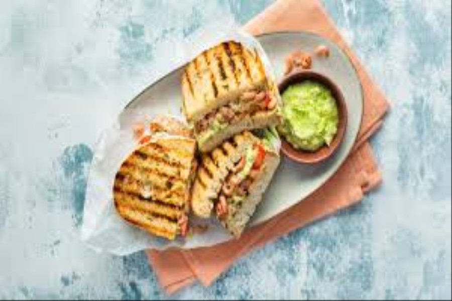 PANINI DE CAMARONES CON PAPAS FRITAS