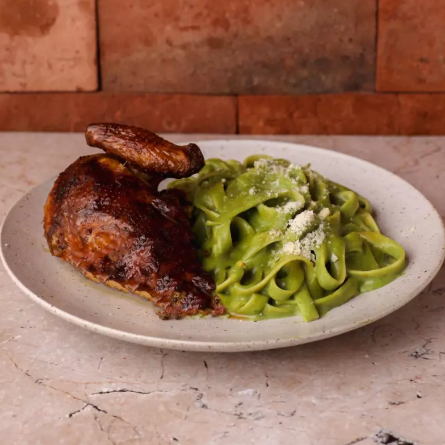 Spaguetti al Pesto con 1/4 Pollo