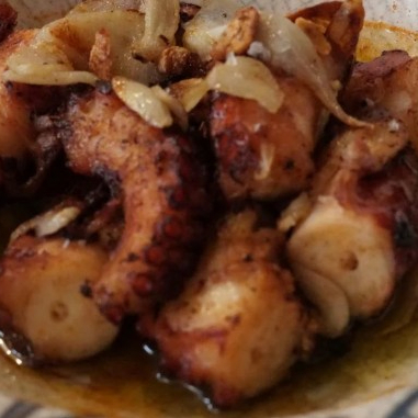 Pulpo al Ajillo