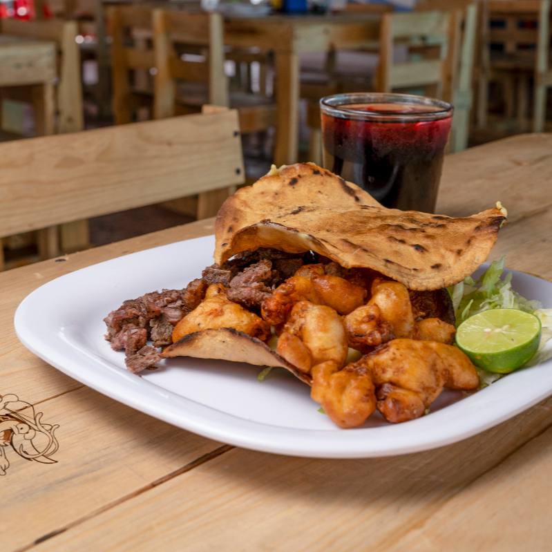 PLANCHADA ASADA Y CAMARON CAPEADO
