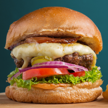 Hambúrguer De Costela 170g, Cheddar, Bacon, Muçarela, Alface E Molho Especial Da Casa!