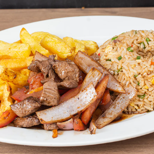 Chaufa con Lomo Saltado