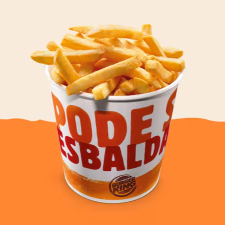 As nossas Batatas crocantes e irresistíveis, sempre levemente salgadas, servidas em nosso Balde especial! São o acompanhamento perfeito para dividir!