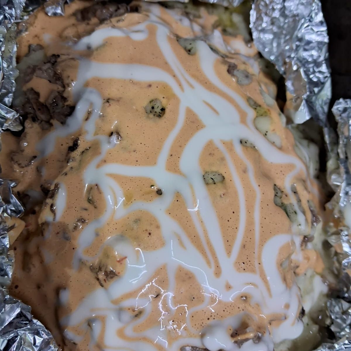 Papa Rellena de Bistek + Agua Fresca