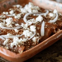 Enchiladas De Mole con Pollo