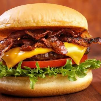 Maionese, tomate, alface, bacon, queijo e hambúrguer