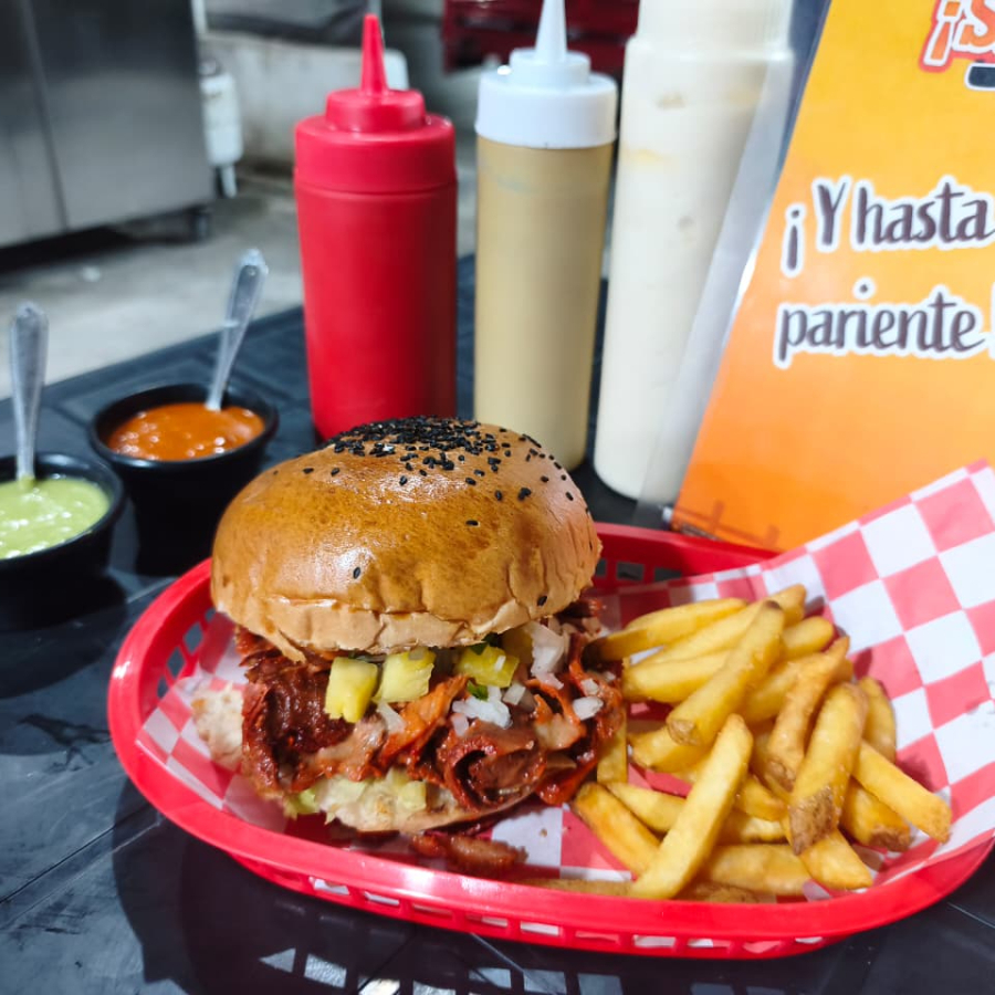HAMBURGUESA CON PAPAS