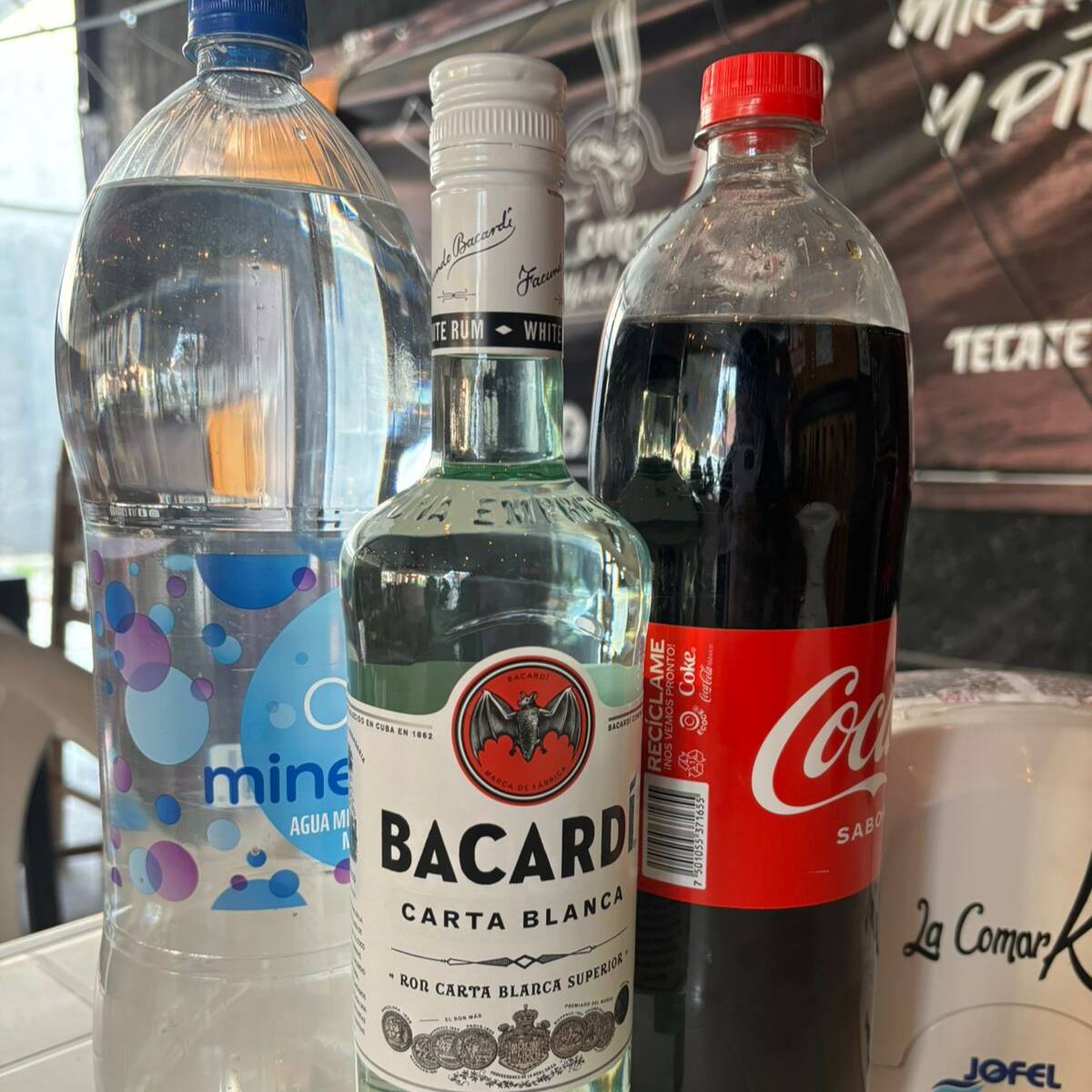 Botella Bacardi + Mezcladores