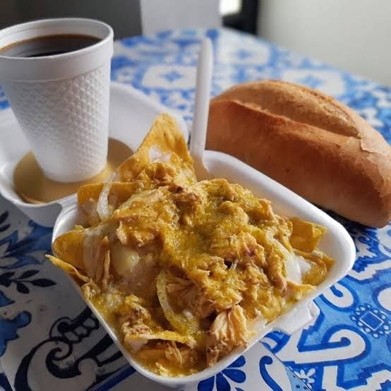 Combo-chilaquiles & Café