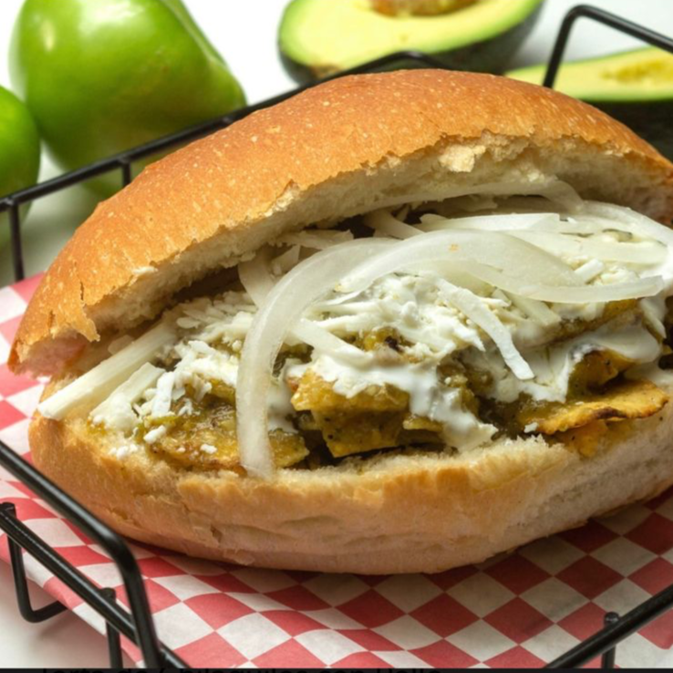 Tortas de chilaquiles