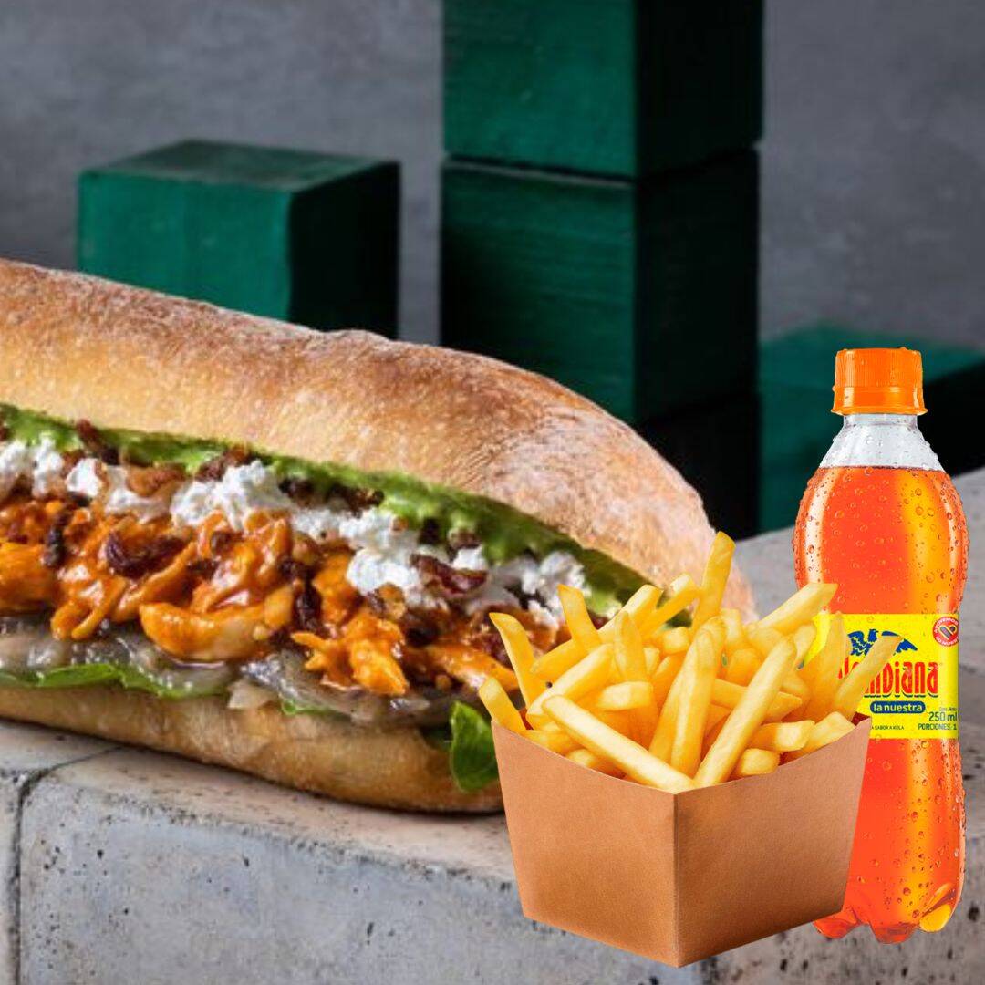 Combo Sándwich Club de Cerdo + Papas + Bebida