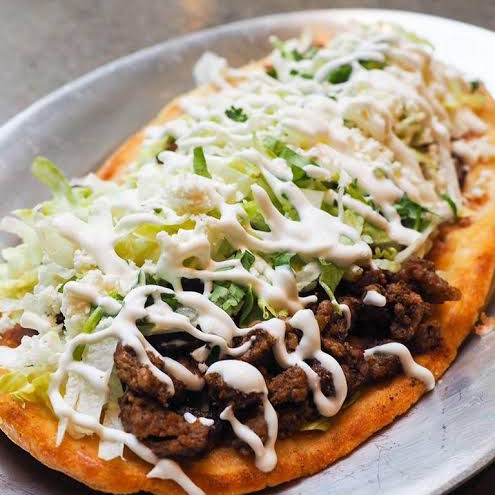 Huarache de Chicharrón prensado