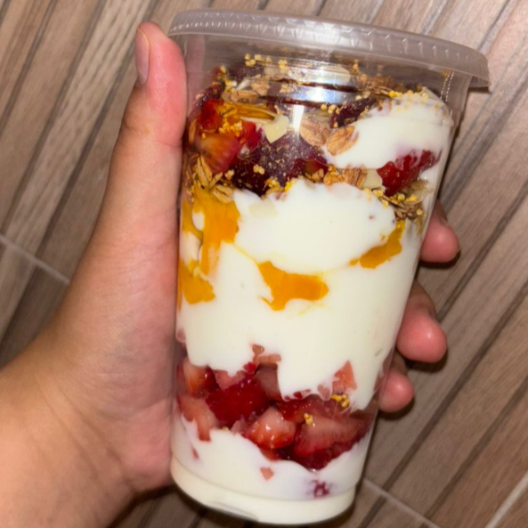 YOGURT CON FRUTA