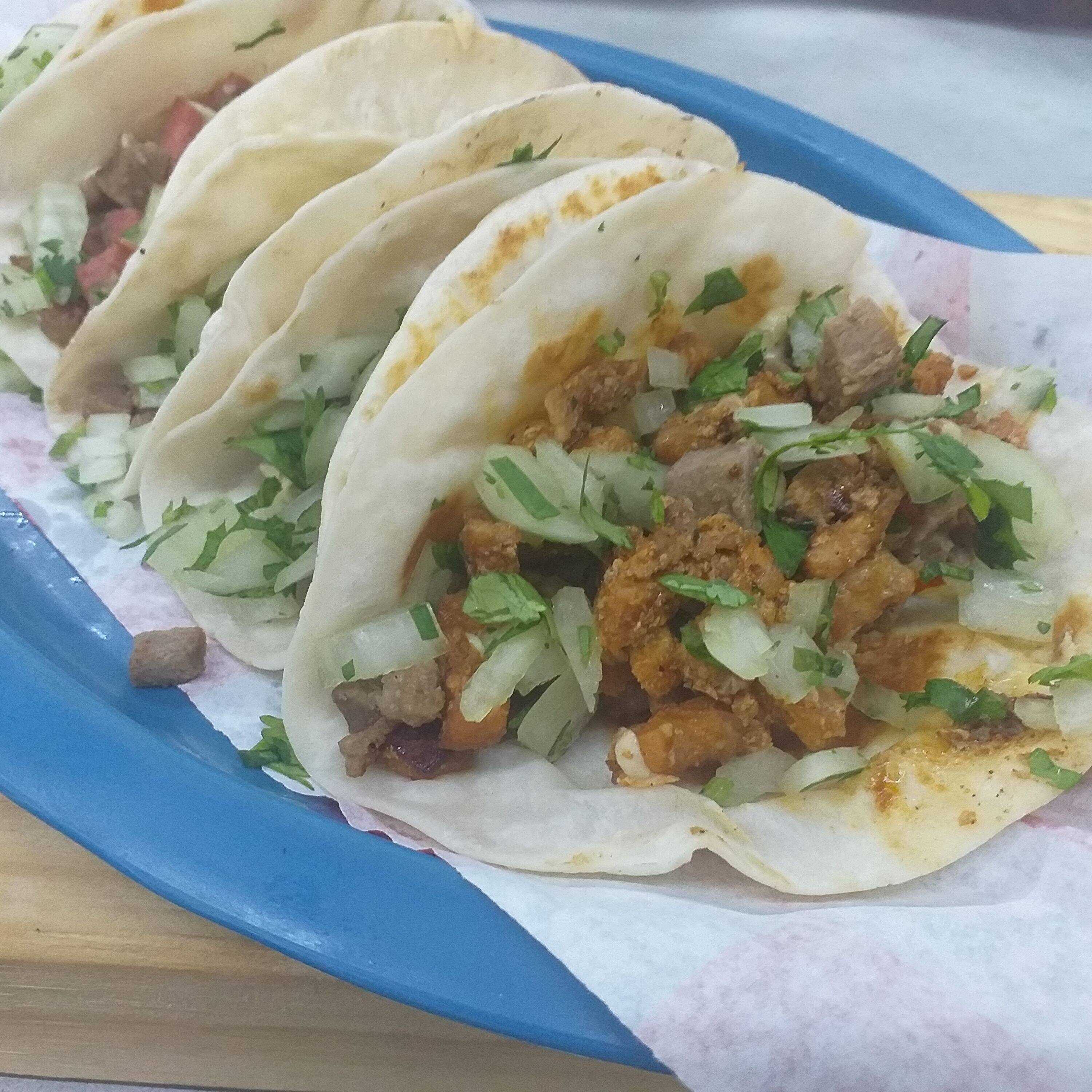 LOS GRANDOTES TAKERIA