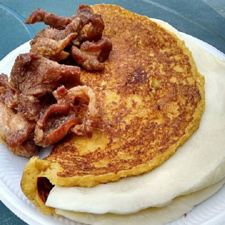 Cachapa Queso Y Chicharrón+ Gaseosa 400 Ml