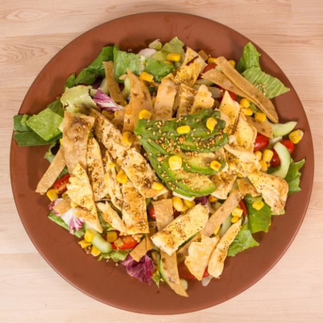 ENSALADA DE PECHUGA A LA PARRILLA