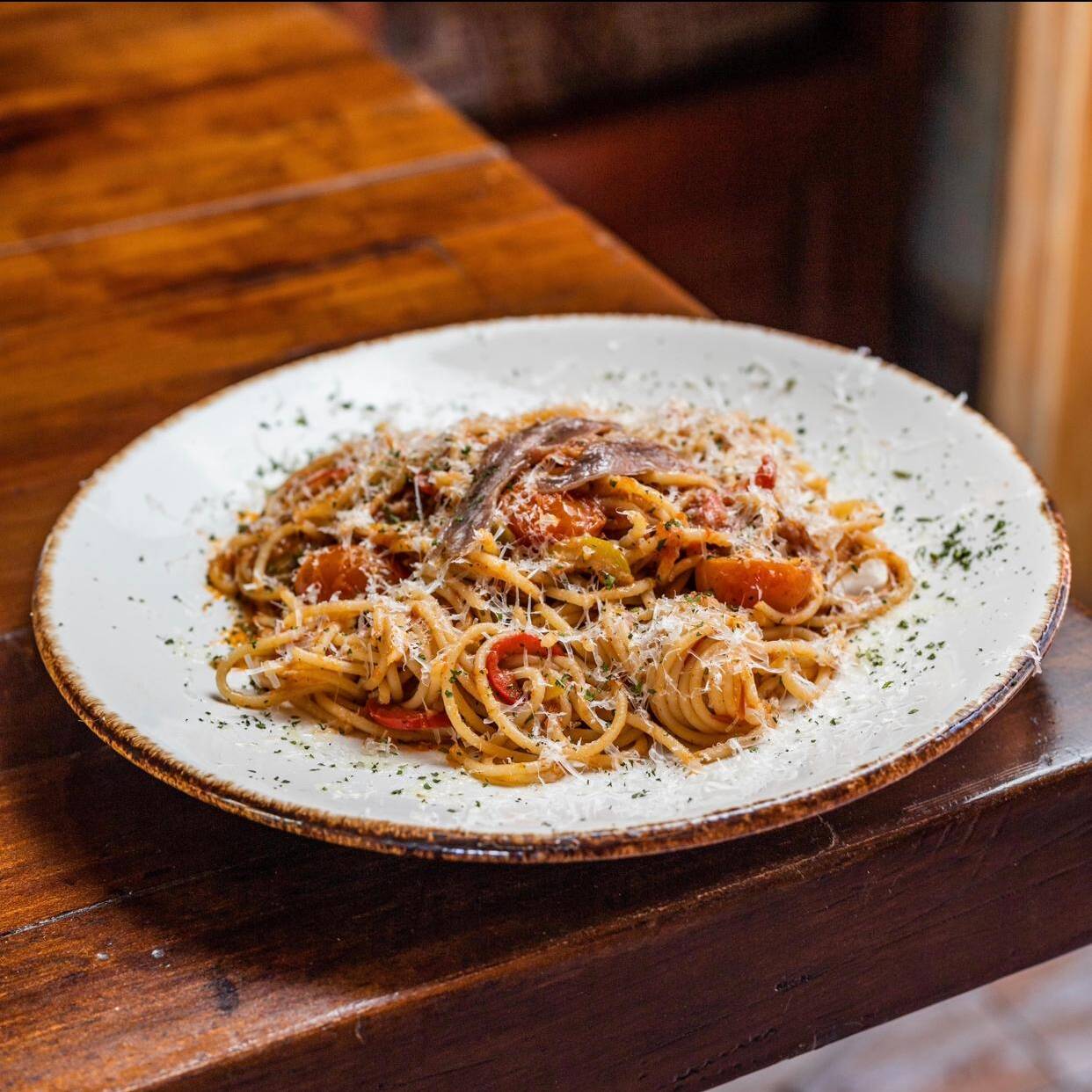 Spaghetti a la Puttanesca con Pollo