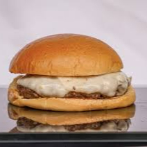 Pão, hamburguer 2 fatia queijo e 1 presunto. ketchup e maionese