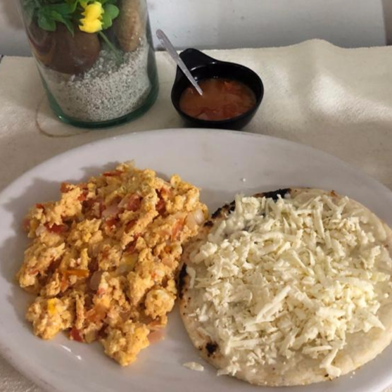 Huevos Revueltos con Tomate y Cebolla (Hogao)