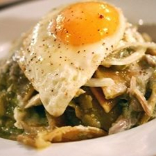 Chilaquiles Verdes con Huevo