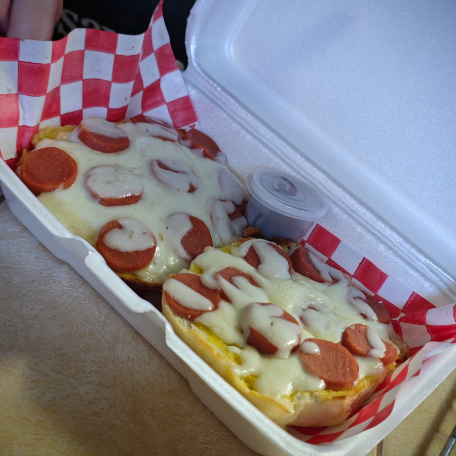 Mollete Con Salchicha