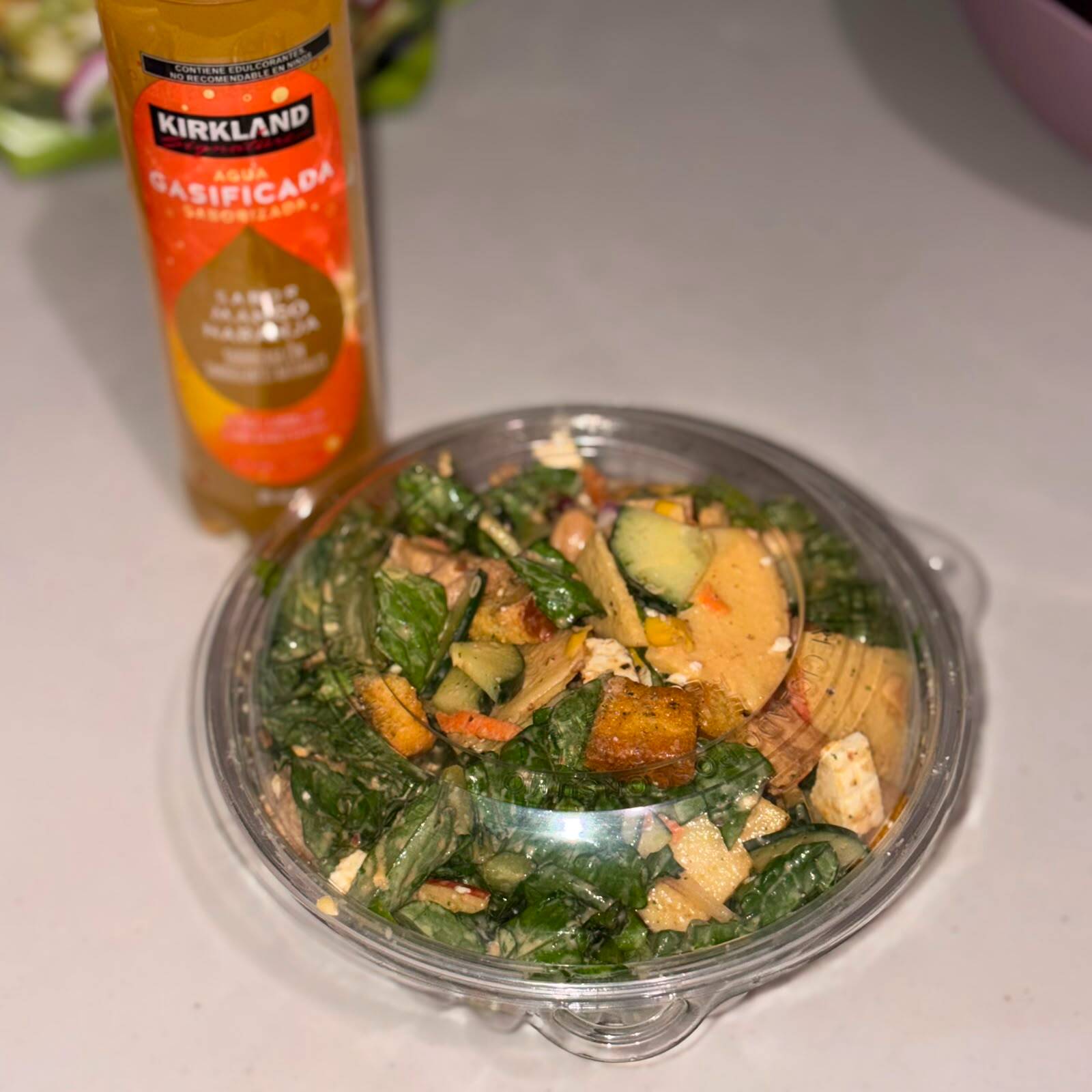 SALAD ME 32oz + Té Verde en COMBO