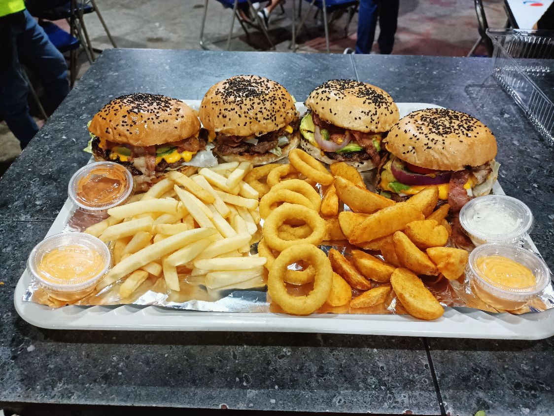 Paquete #6 Familiar (4 burger especial + snack ) Copiar