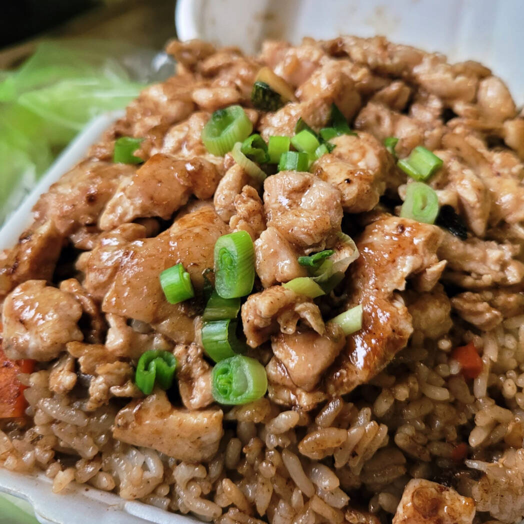 YAKIMESHI DE POLLO