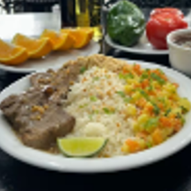 Pernil, Maionese, Arroz, feijão e Farofa