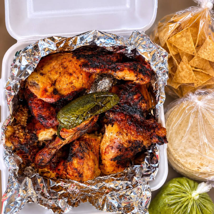 1 POLLO + 2 COMPLEMENTOS