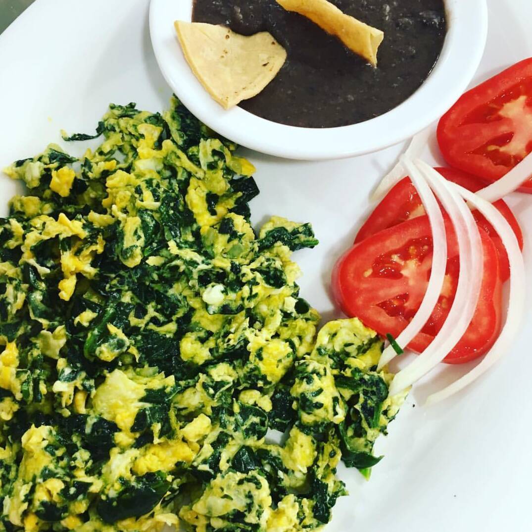 Huevo Con Espinacas a La Mexicana