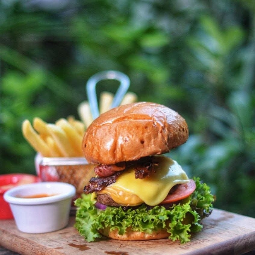 Bacon Chesseburger Incluye Papas