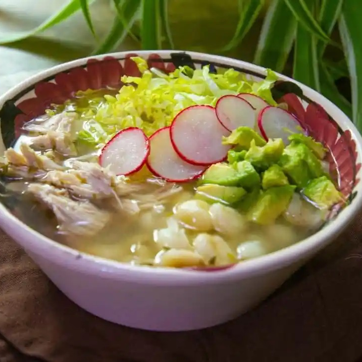 1 L DE POZOLE BLANCO DE POLLO