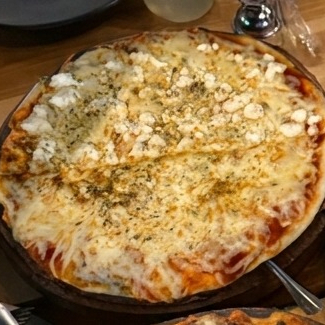 Pizza de 4 Quesos Familiar