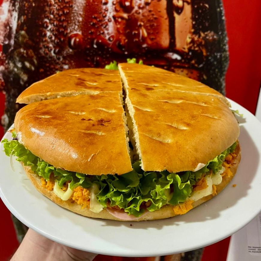 calabresa, presunto, mussarela, alface, tomate e maionese